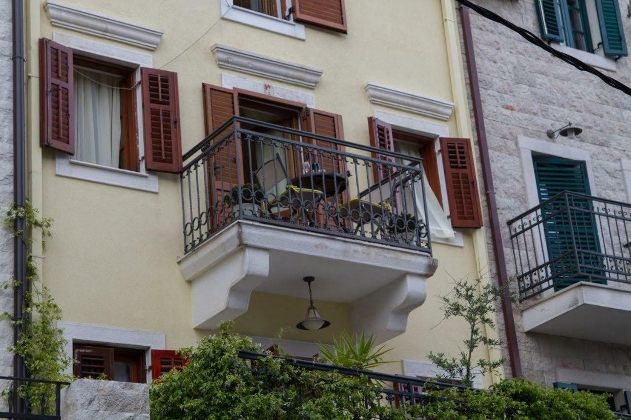 Apartmani Skver Sanja Herceg Novi Exteriör bild